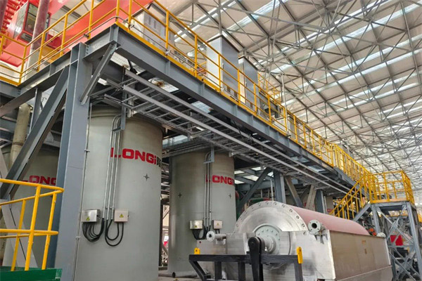 ��4500�f�����R��ɽ�°l�F2̎�F�V